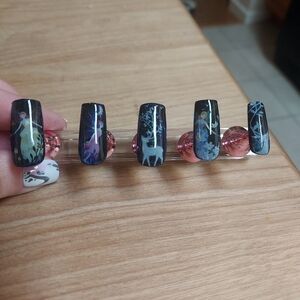 Press on nails